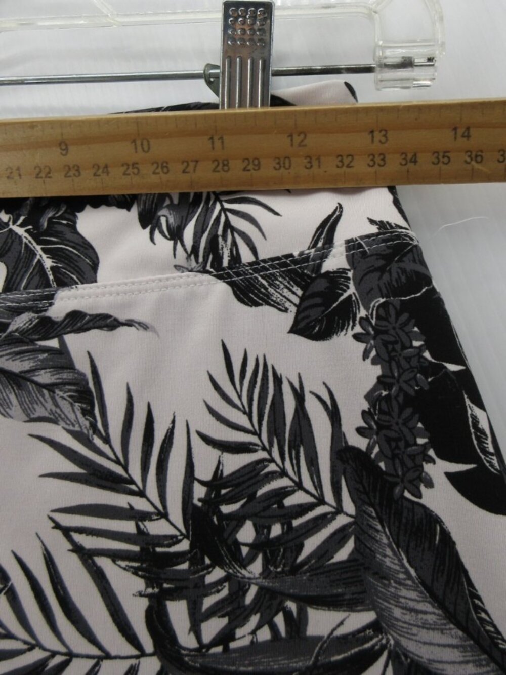 Tommy Bahama Skirt XS White Active Skort A-Line Golf Tennis Floral - Picture 3 of 9